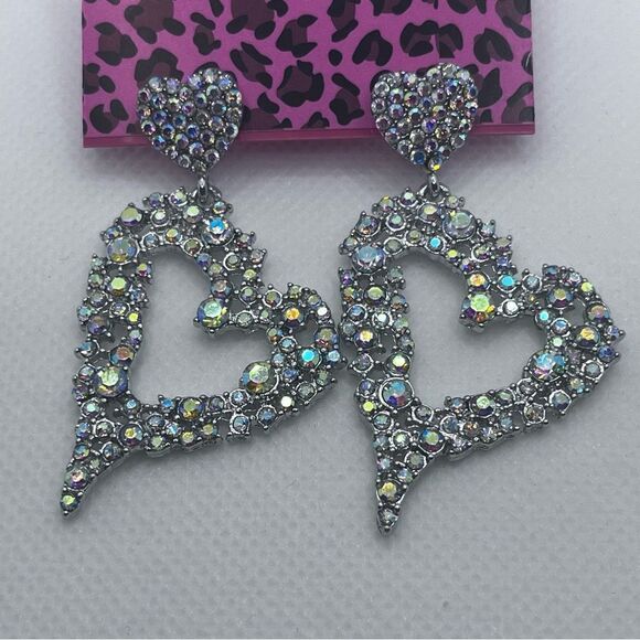 EARRINGS! Betsey Johnson Heart AB Crystal Post Dangle Earrings BNWT - Picture 2 of 4